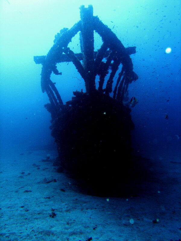 shipwreck underwater structure
