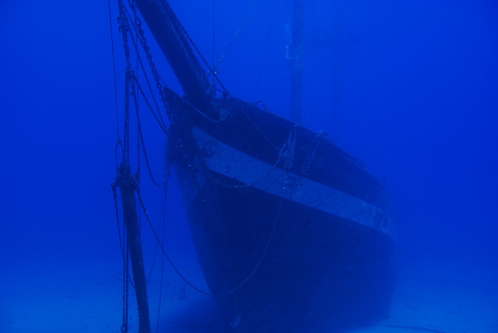 shipwreck underwater