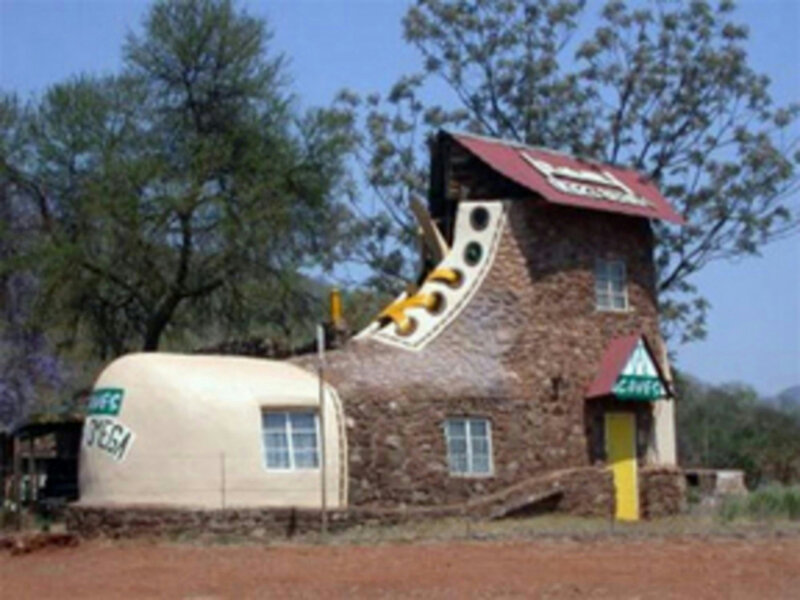 Shoe-shaped Building