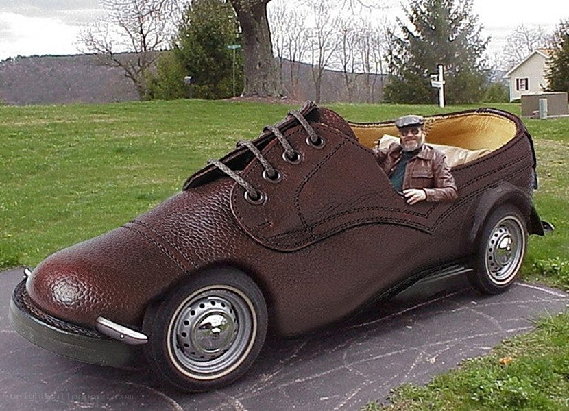 shoe-shaped car sculpture