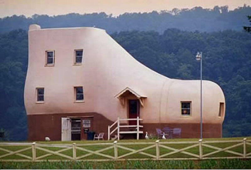 Shoe-shaped House — Beige, Serene