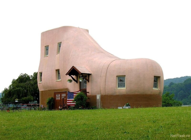 shoe-shaped house