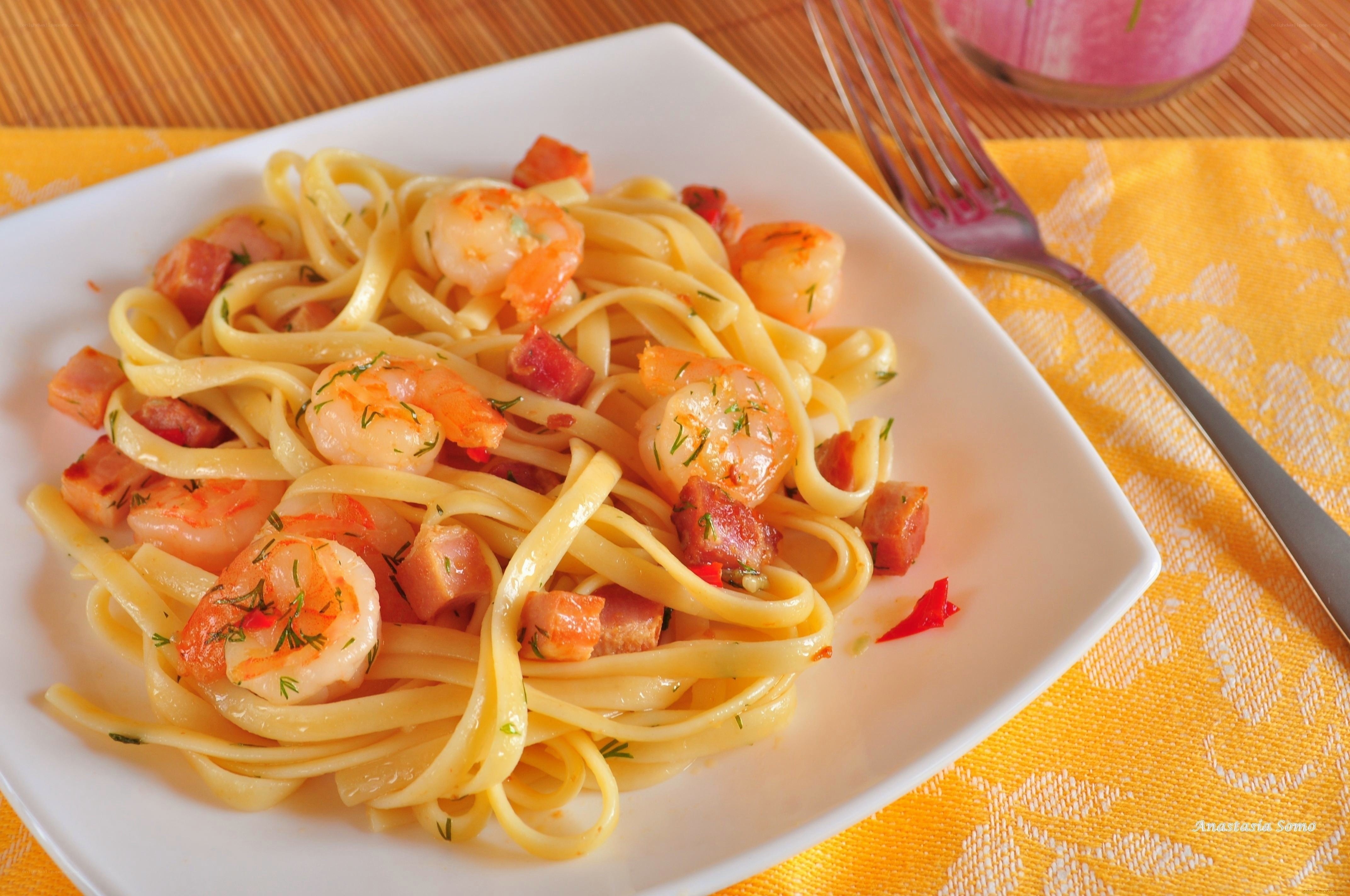 Shrimp and pasta dish