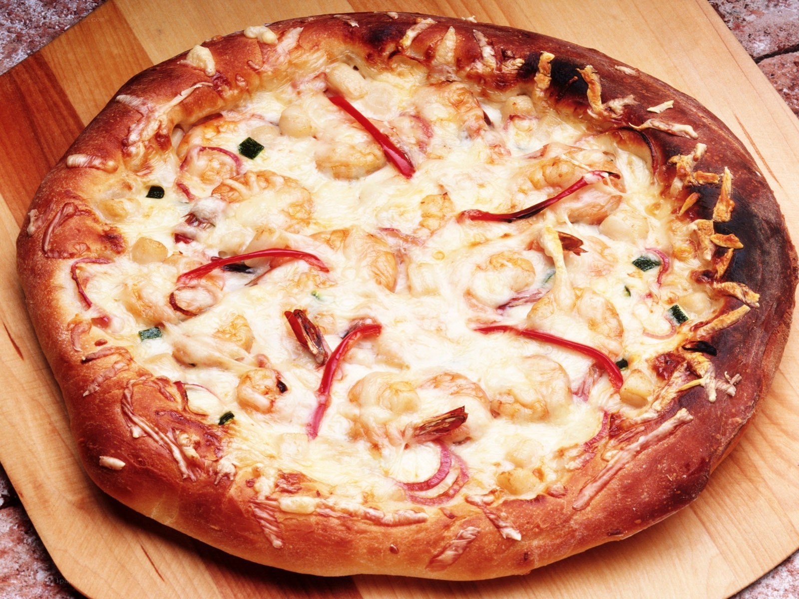 shrimp and red pepper pizza