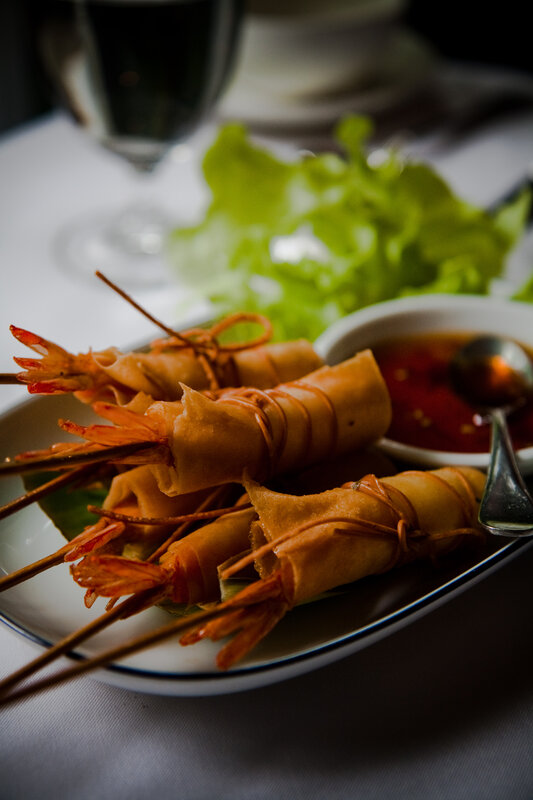 Shrimp spring rolls with dipping sauce
