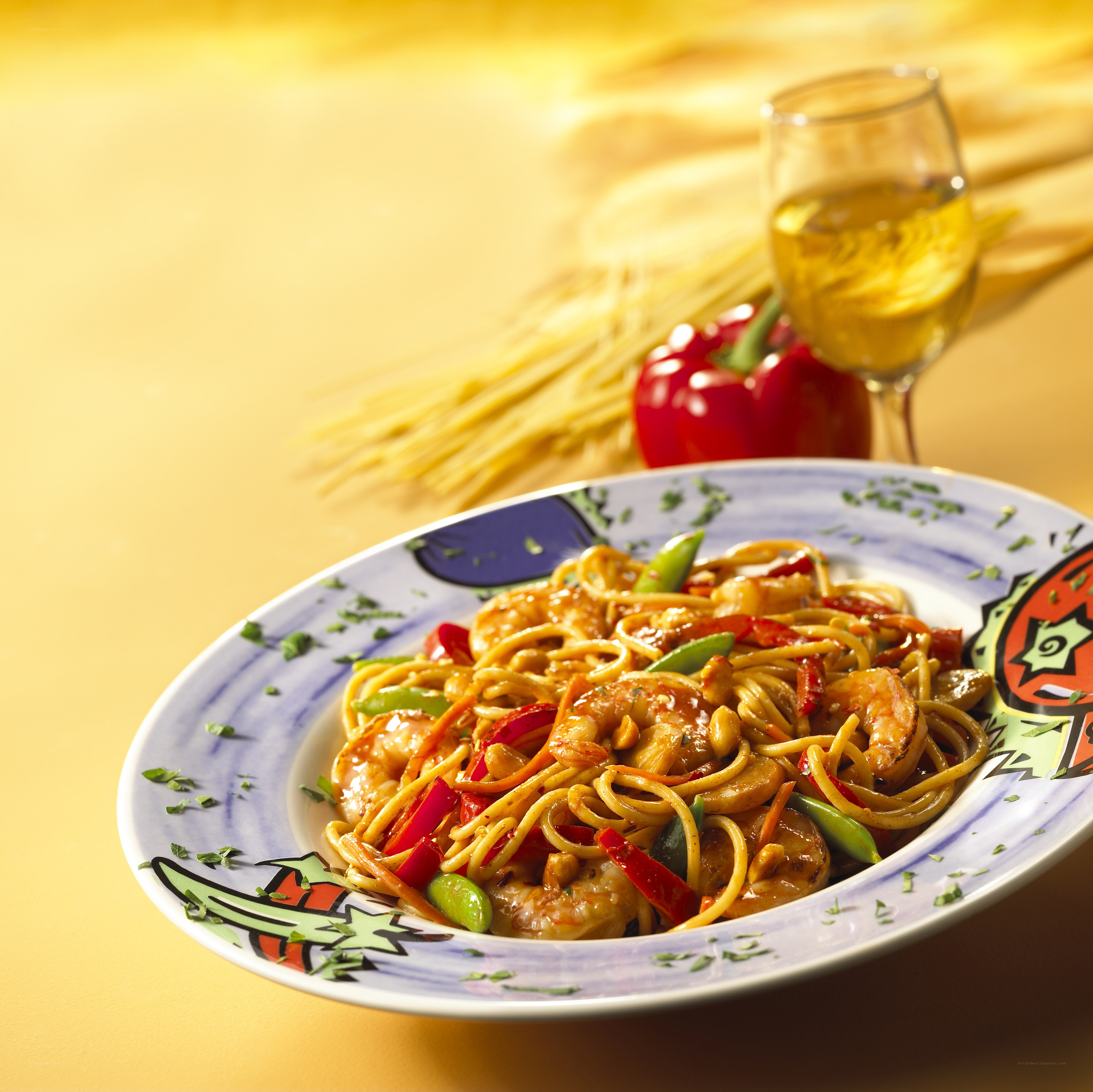 Shrimp stir-fried noodles