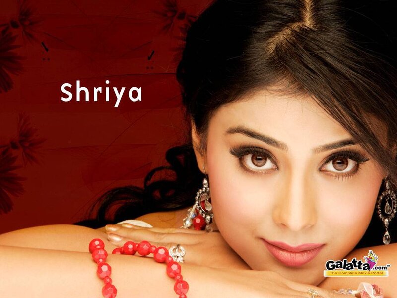 Shriya in red jewelry