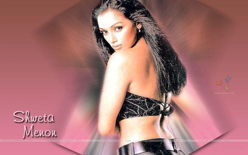 Shweta Menon in a black top