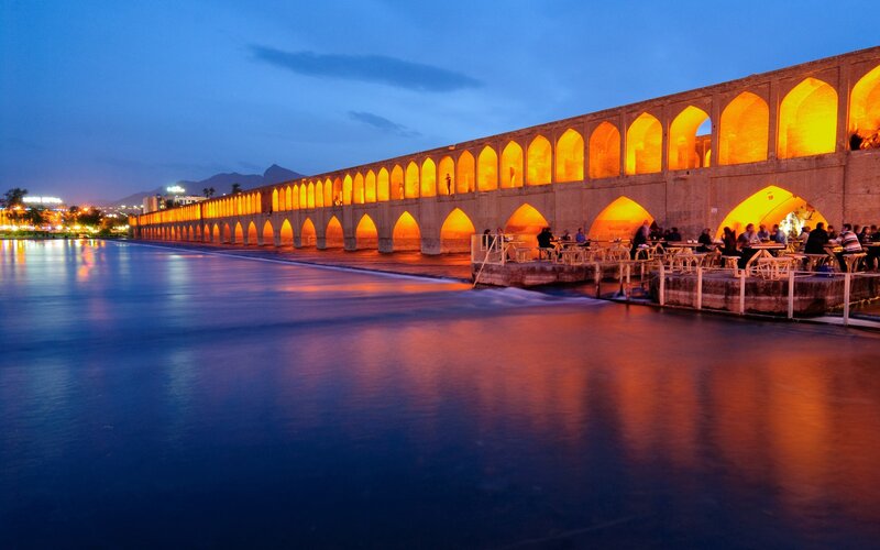 Si-o-se Bridge at Dusk — Blue