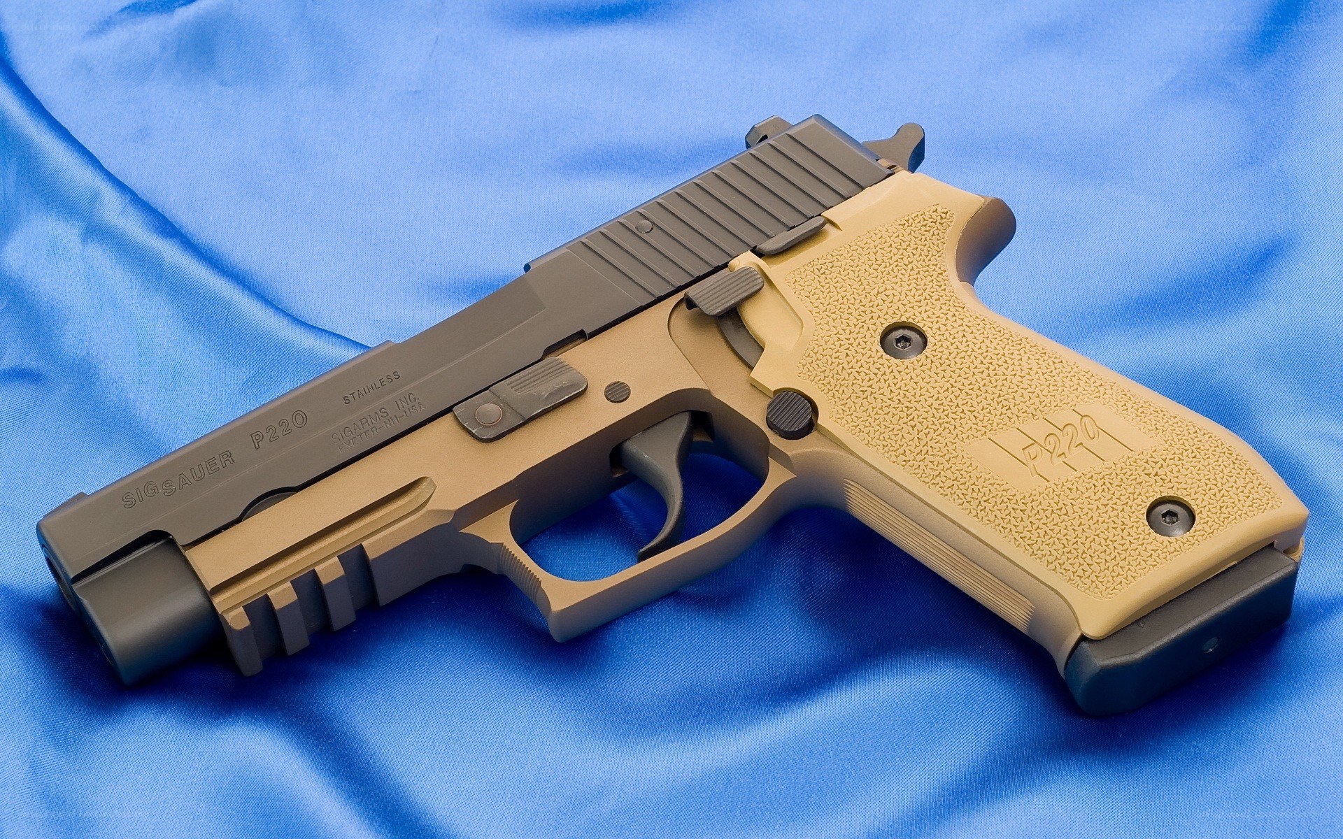 Sig Sauer P220 pistol