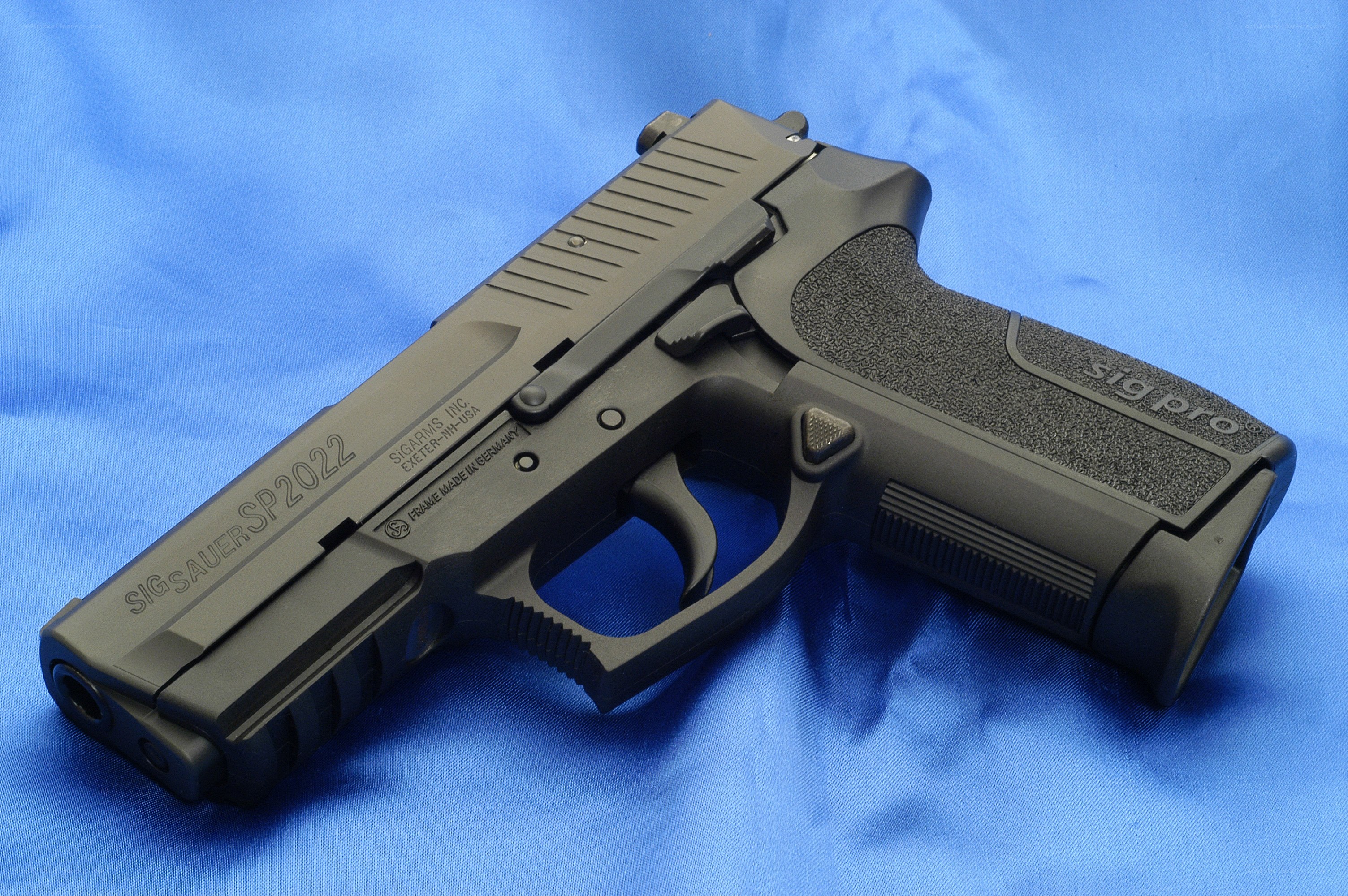 SIG Sauer SP2022 pistol
