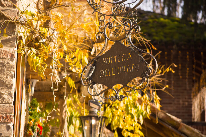 Sign for Bottega Dell'oraf