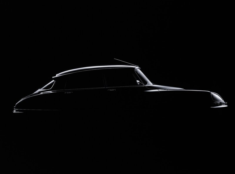 Silhouette of a Car — Black, Dramatic