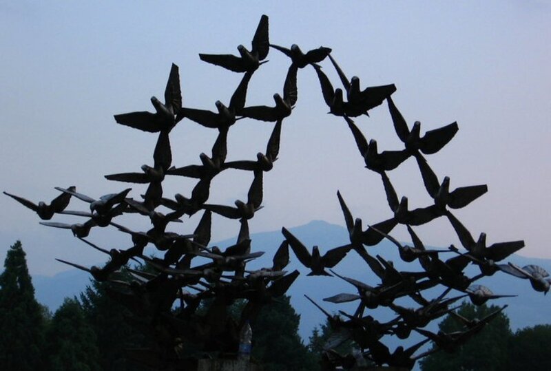 Silhouette of Birds Sculpture