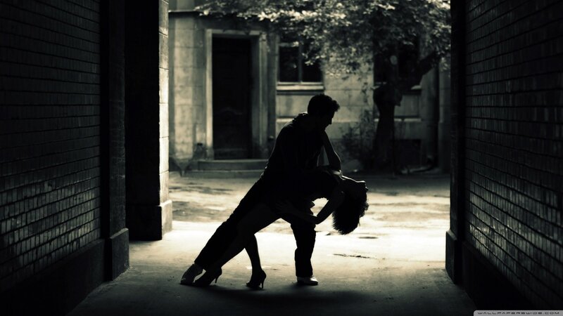 Silhouette of dancing couple