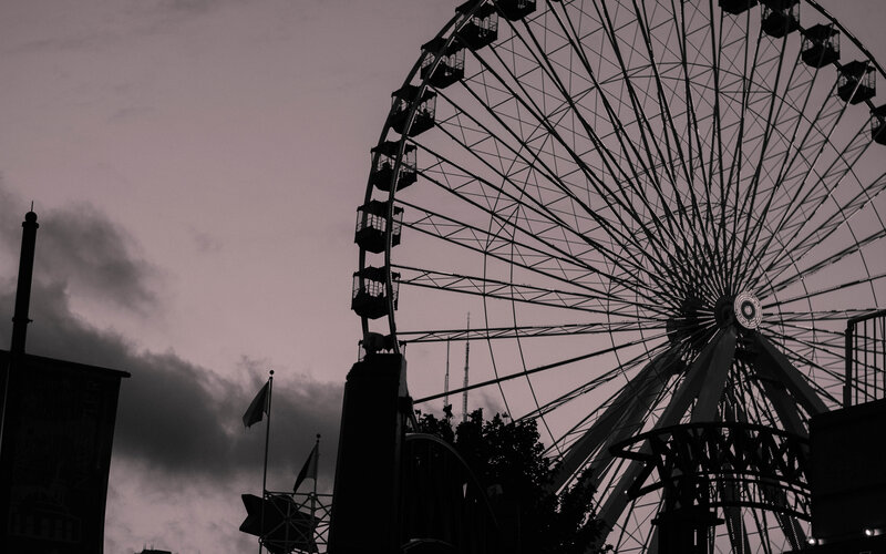Silhouette of Ferris Wheel — Black