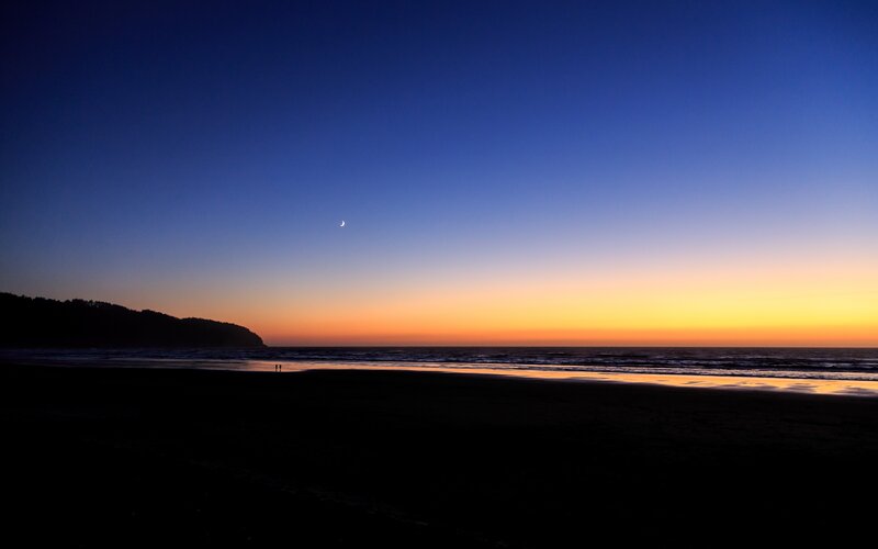 Silhouetted Couple on Beach — Blue, Serene