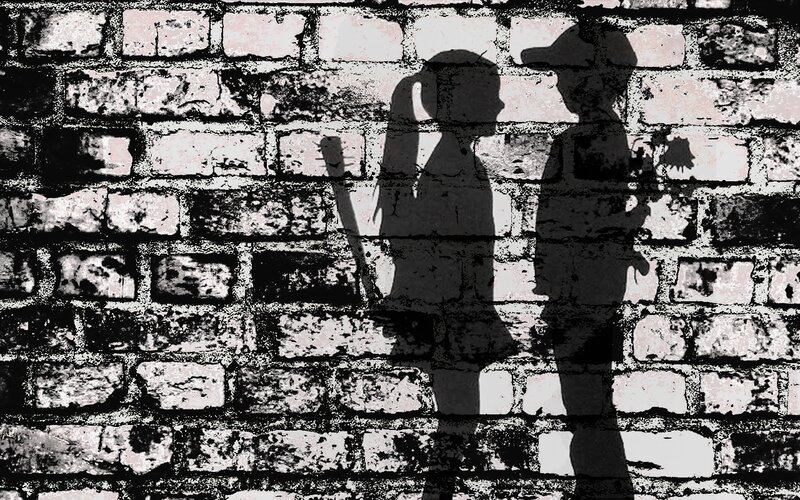 Silhouettes of Two People — Black, Dramatic, Illustration