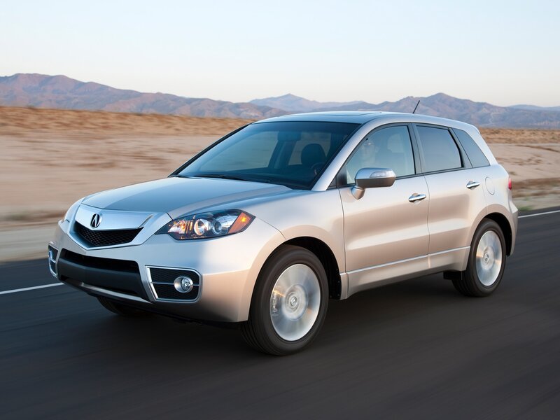 Silver Acura RDX — Dynamic