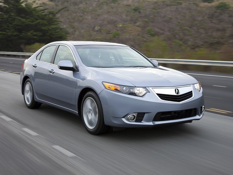 silver acura tsx in motion
