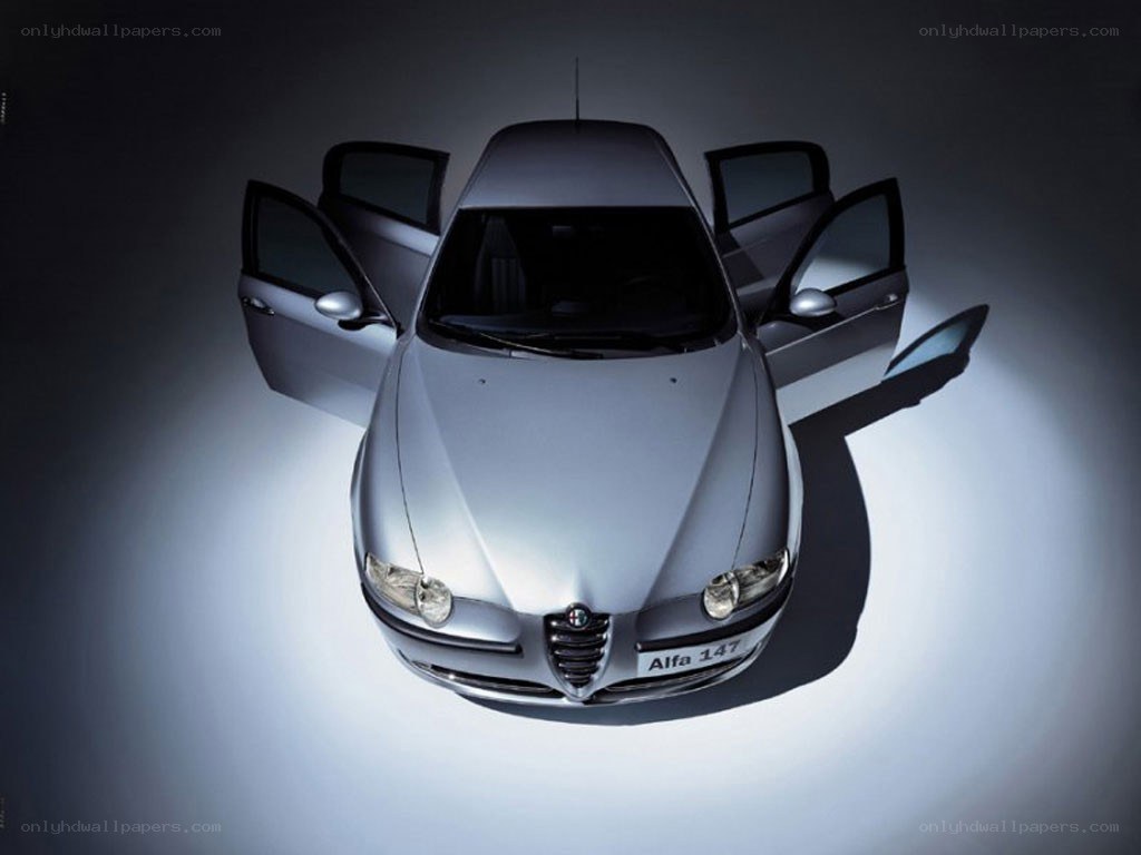 silver alfa romeo 147