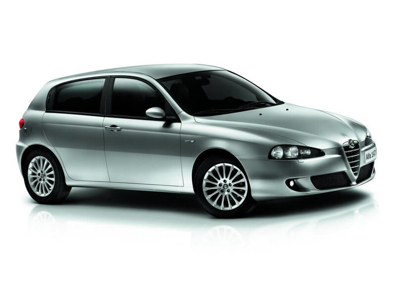 silver alfa romeo 147 hatchback