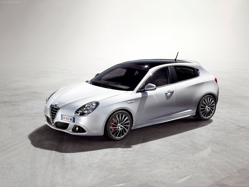 silver alfa romeo Giulietta