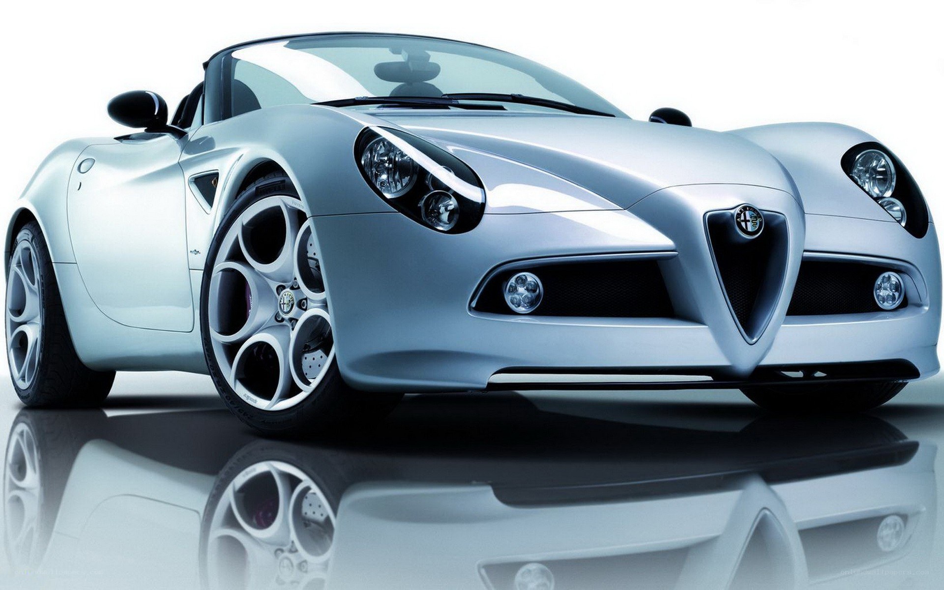 Silver Alfa Romeo Spider