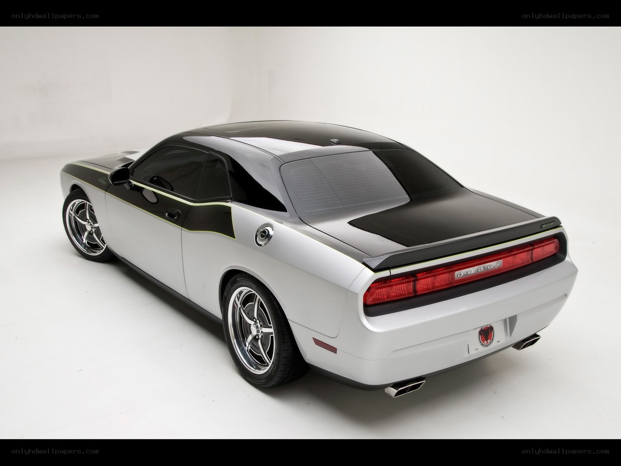 silver and black dodge challenger
