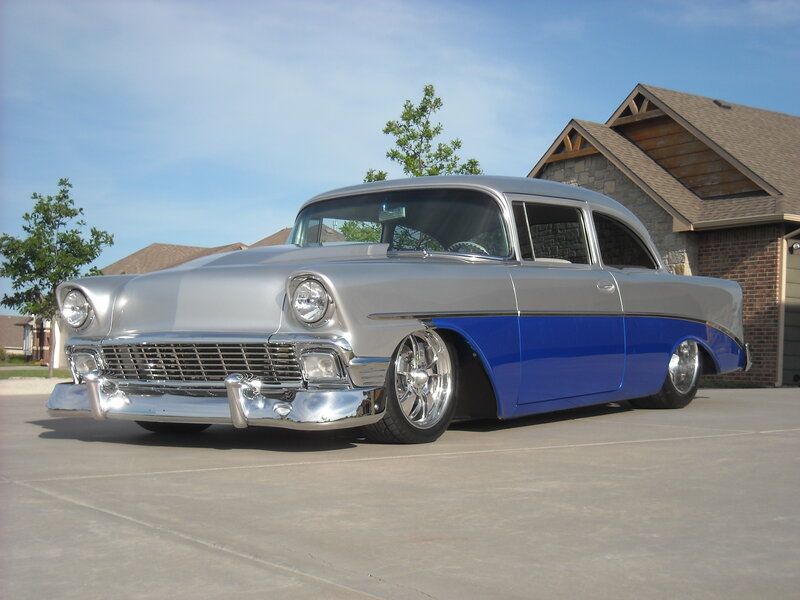 Silver and Blue Classic Car — Calm