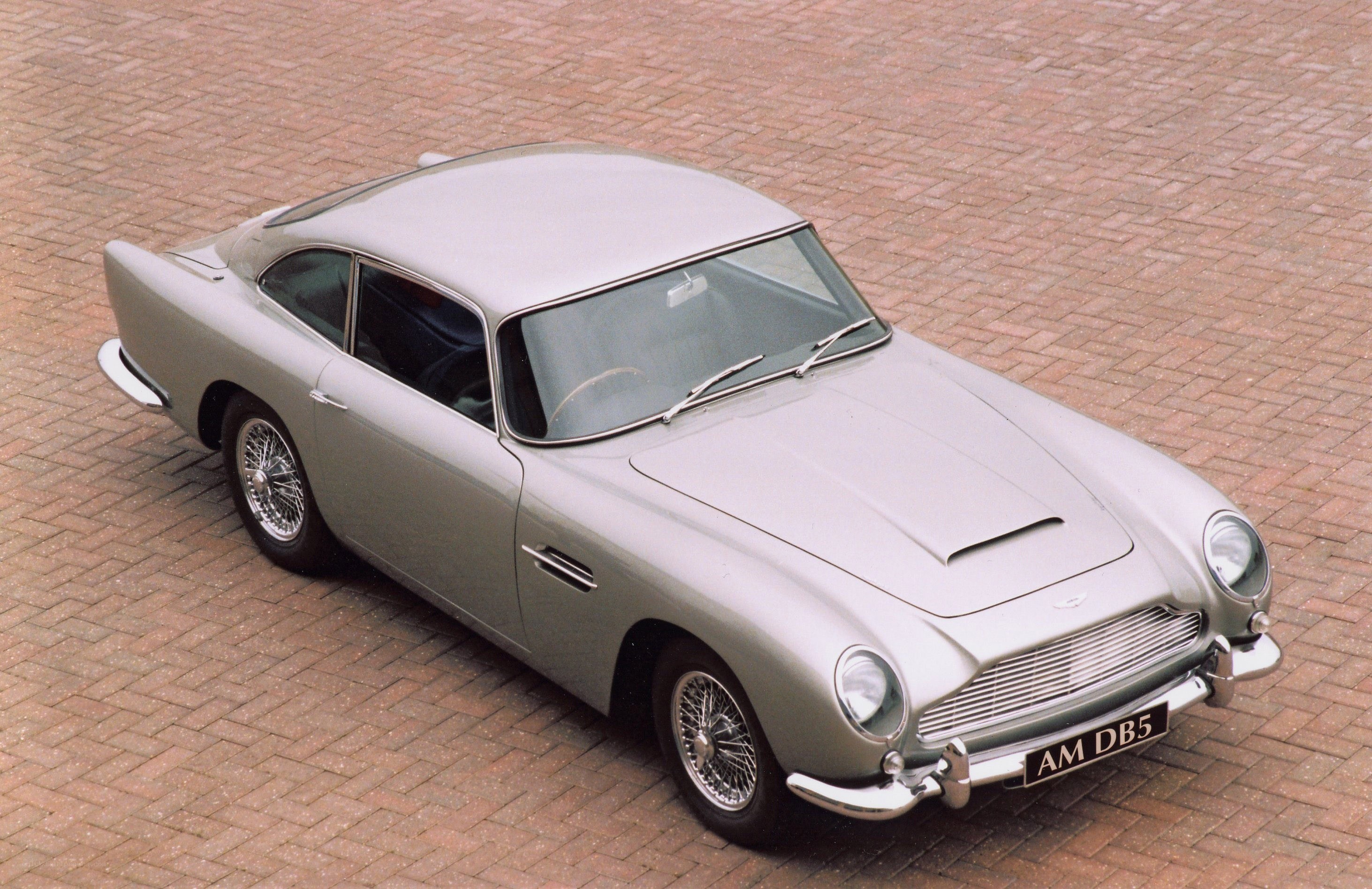 Silver Aston Martin DB5