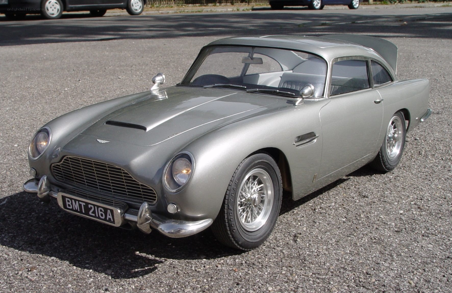 Silver Aston Martin DB5