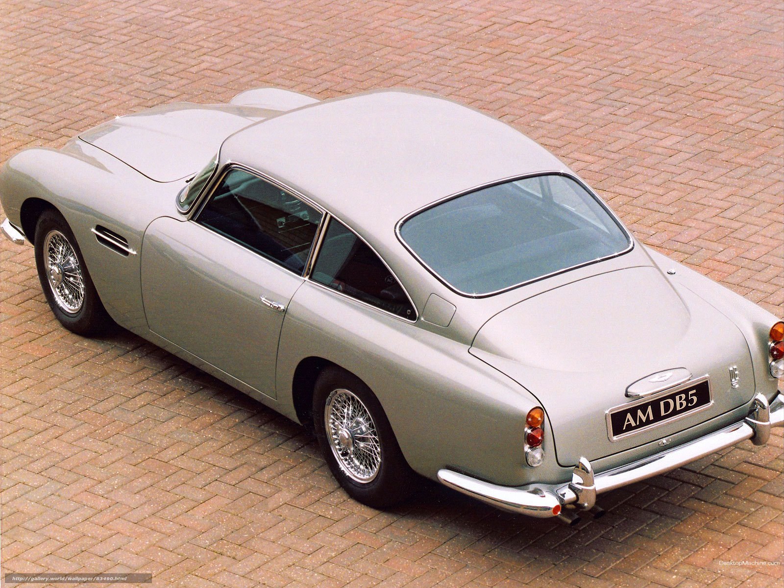 Silver Aston Martin DB5