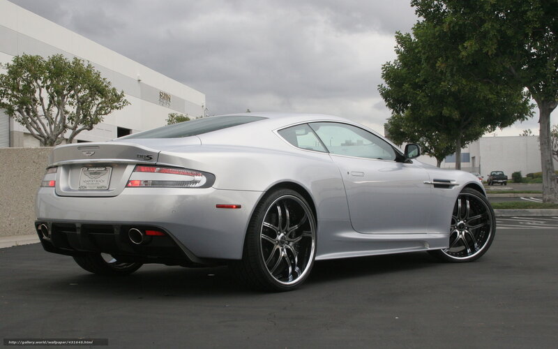 Silver Aston Martin DBS — Calm