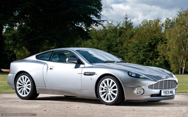 Silver Aston Martin V8 — Serene