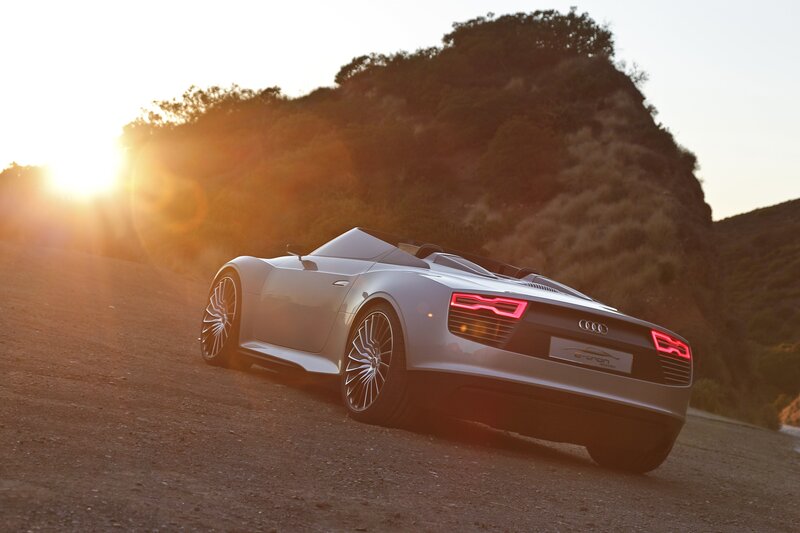 Silver Audi E-tron Concept — Dramatic