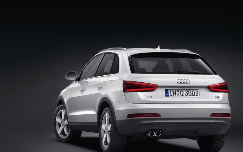 silver audi q3 suv
