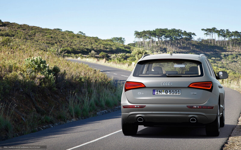 Silver Audi Q5 — Gray
