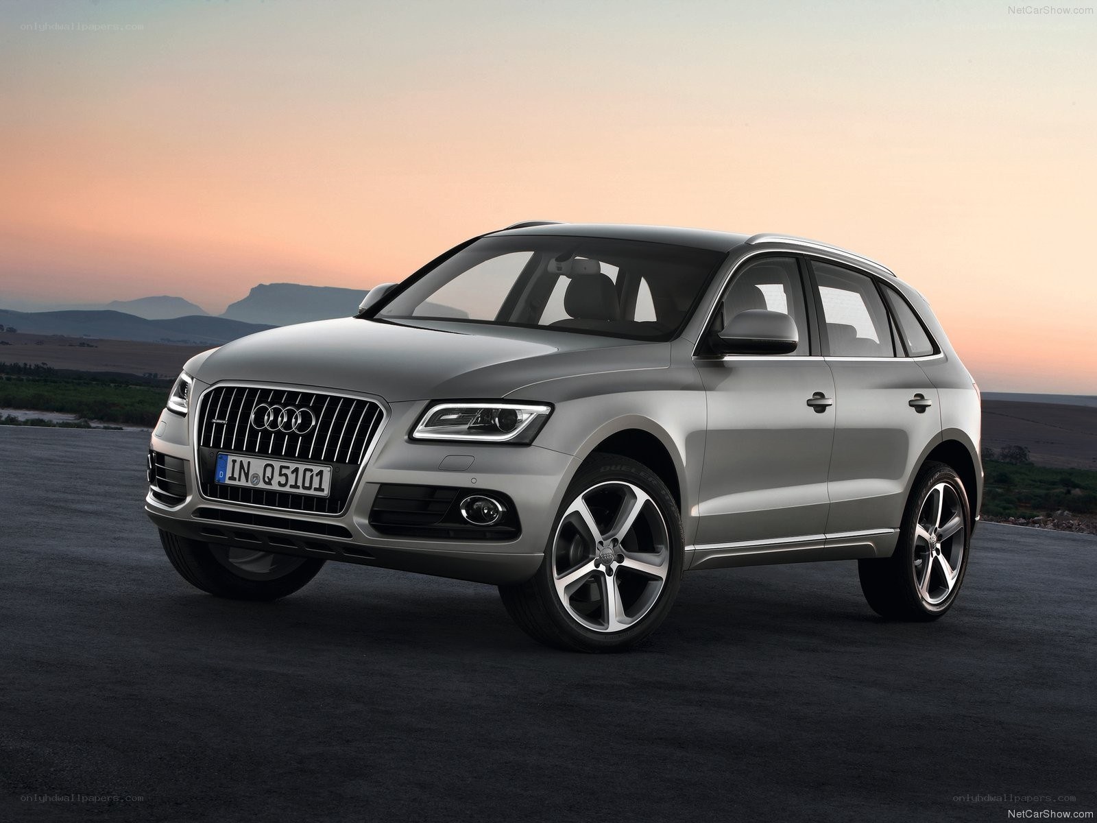 silver audi q5 suv
