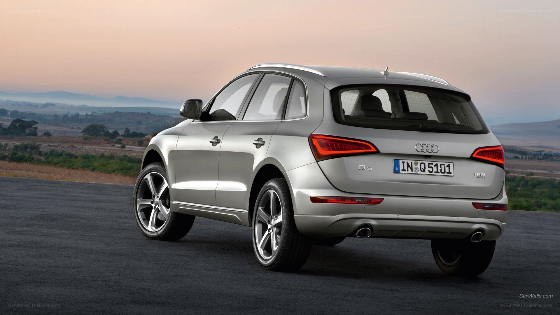 silver audi q5 suv