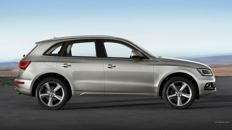 silver audi q5 suv