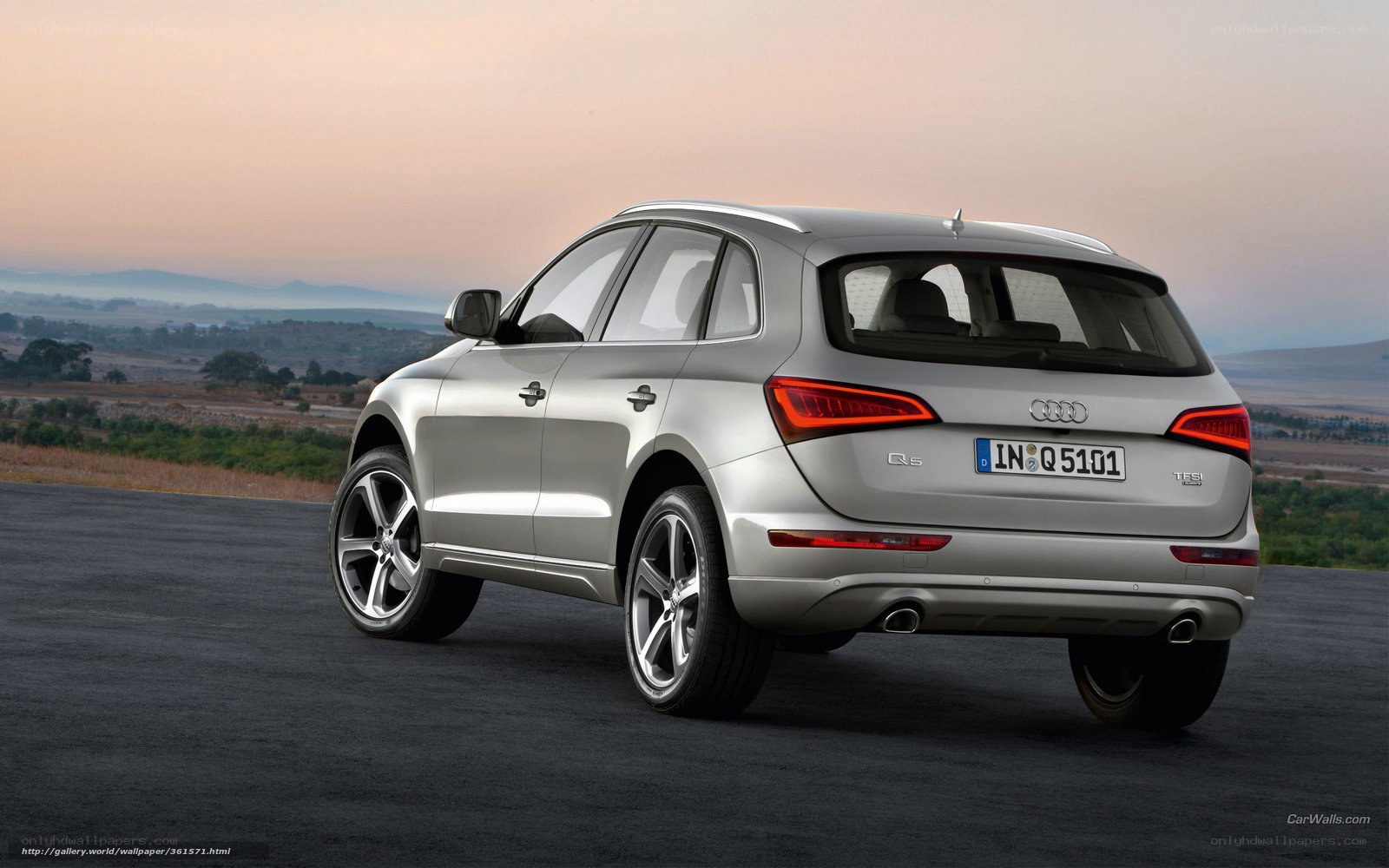 silver audi q5 suv