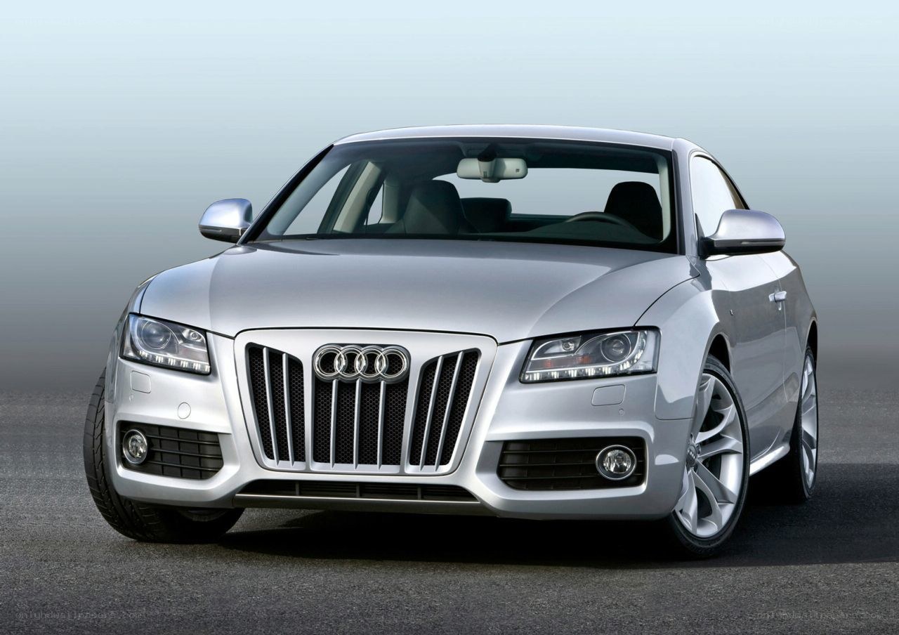 silver audi q5 suv