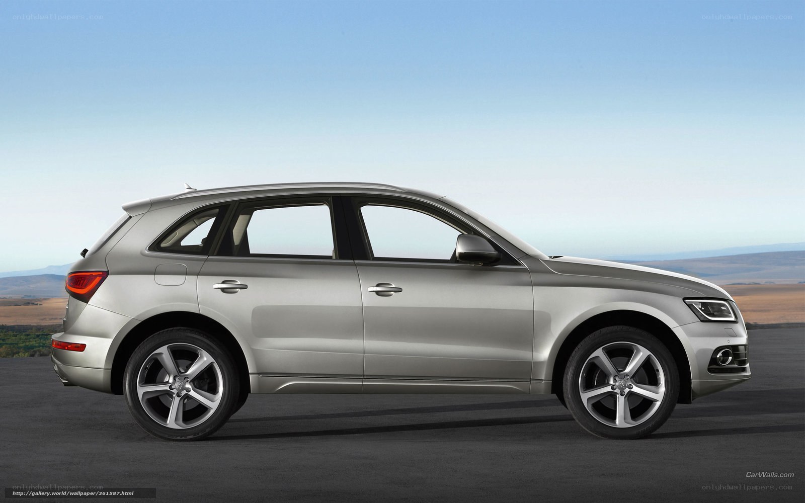 silver audi q5 suv