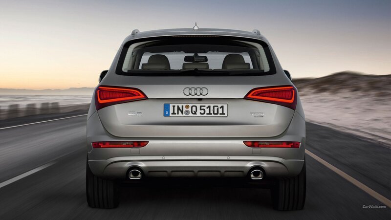 Silver Audi Q5 Suv — Dynamic, Sunset, Photograph