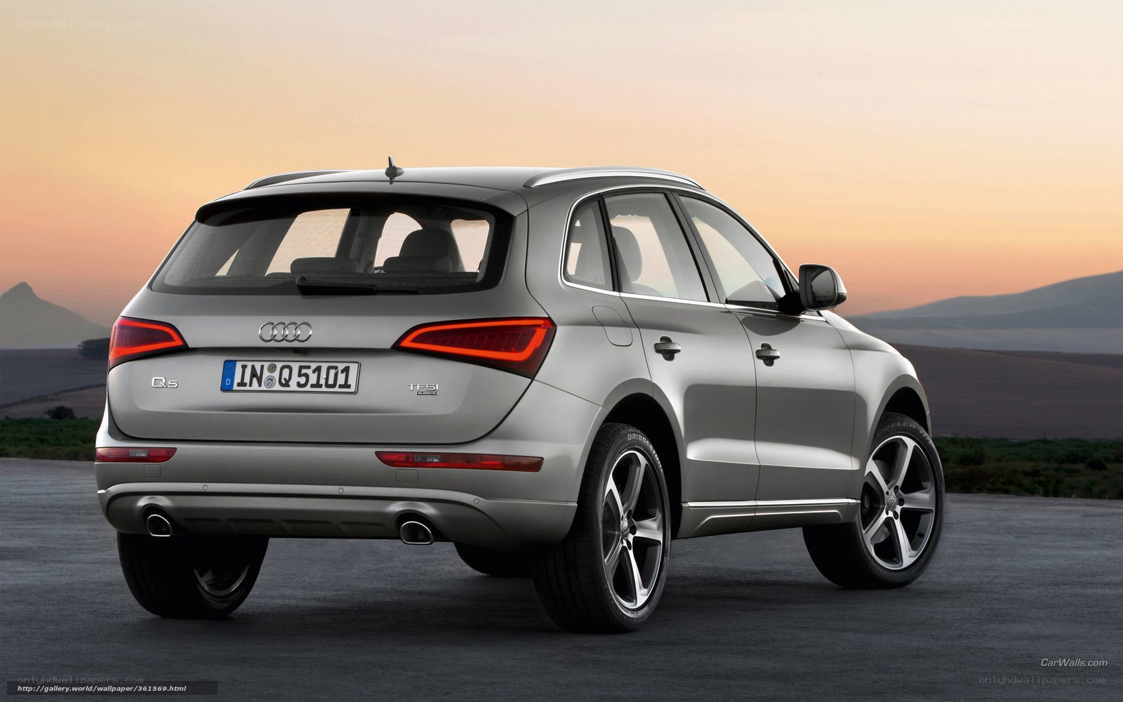 silver audi q5 suv