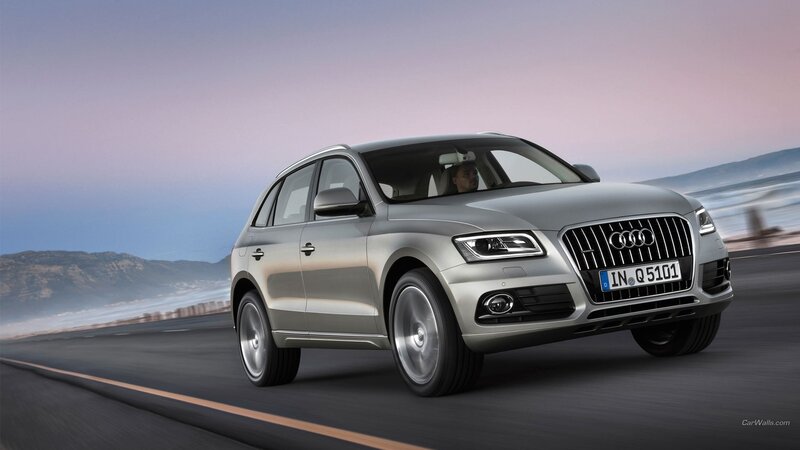 Silver Audi Q5