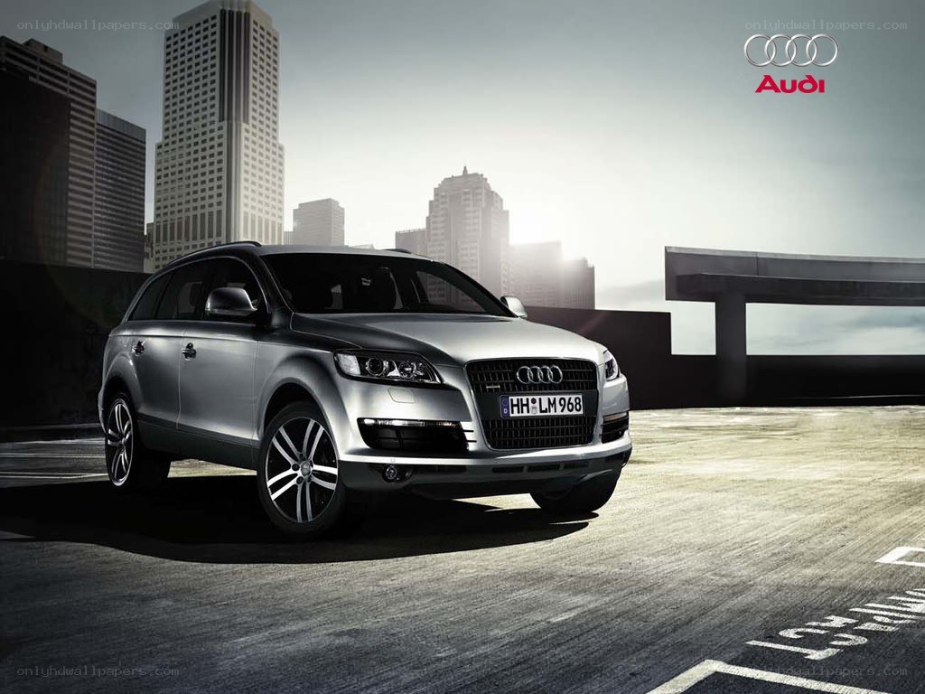 Silver Audi Q7 in city