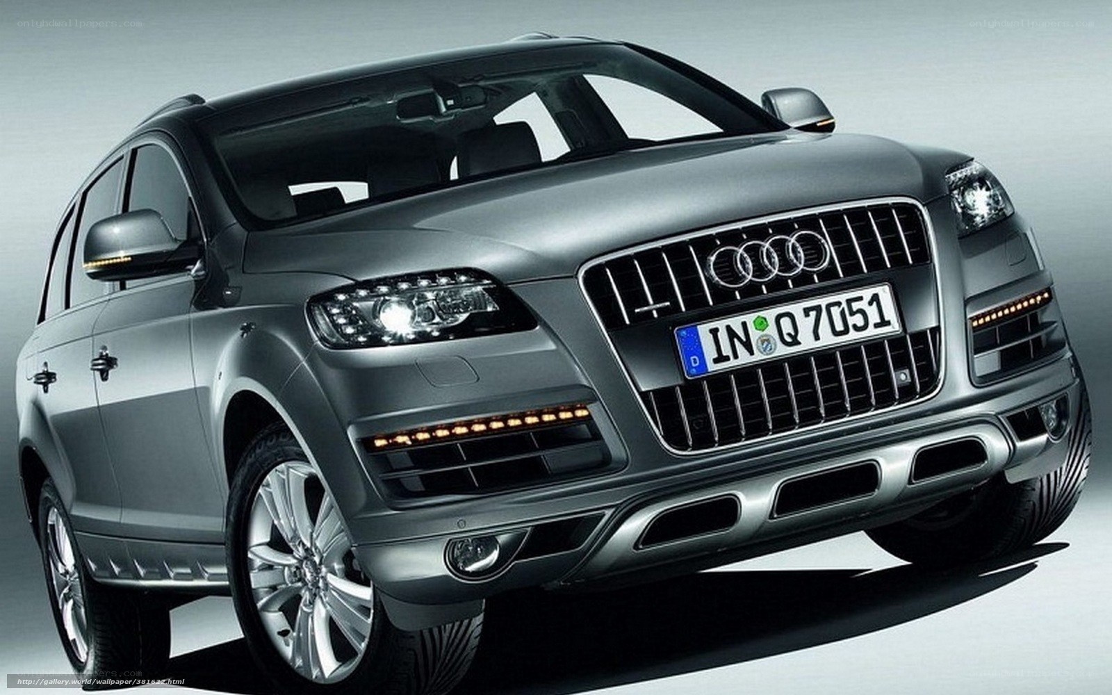 Silver Audi Q7 SUV