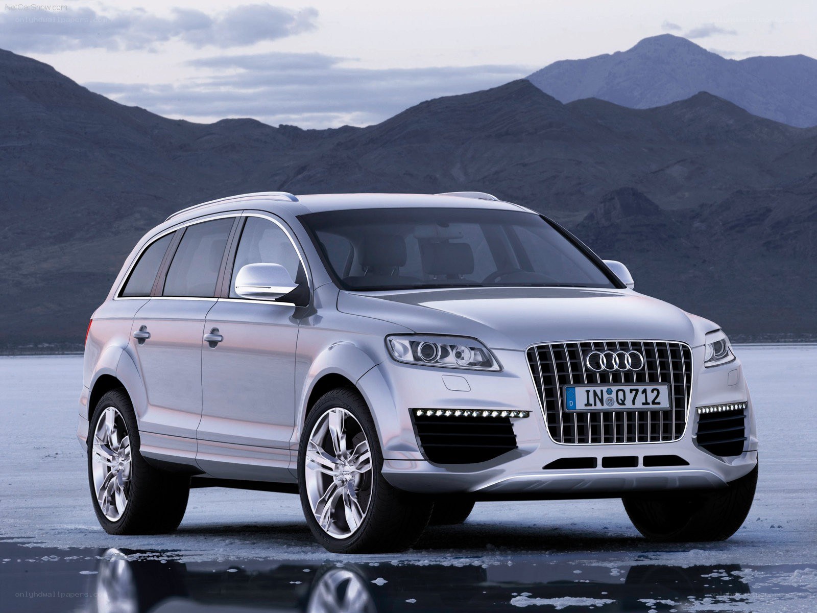 Silver Audi Q7 SUV